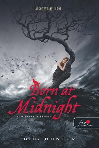 BORN AT MIDNIGHT - SZÜLETETT ÉJFÉLKOR - FŰZÖTT (2014)